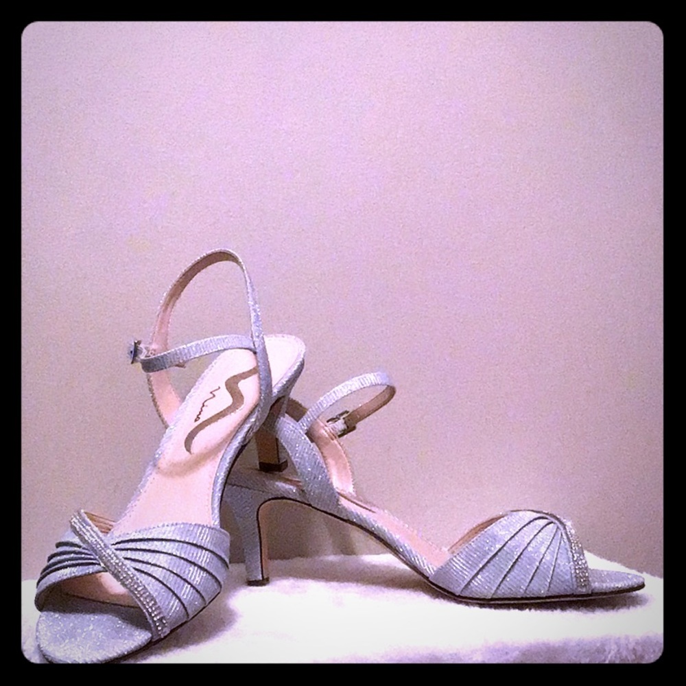Nina true silver dress sandals size 9